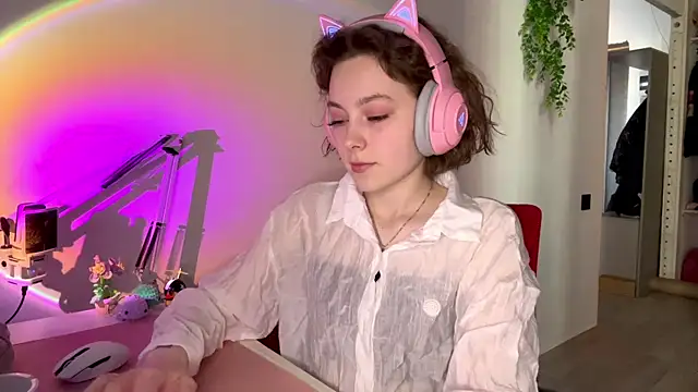 Snapshot of SlunkRear chatting on February 2026 11:42:02 PM SlunkRear online show from February 2026 11:42:02 PM