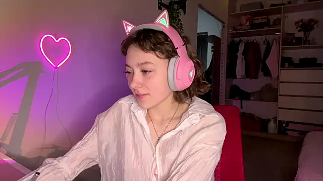 Snapshot of SlunkRear chatting on February 2026 10:11:02 PM SlunkRear online show from February 2026 10:11:02 PM