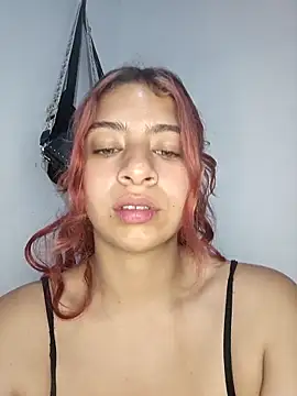 Snapshot of lunabloom2 chatting on February 2026 11:39:02 PM lunabloom2 online show from February 2026 11:39:02 PM