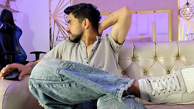 Snapshot of HotPulse_vc chatting on March 2026 12:44:01 PM HotPulse vc online show from March 2026 12:44:01 PM