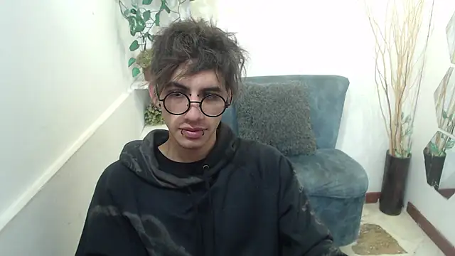 Snapshot of AaronBeer_ chatting on February 2026 11:41:01 AM AaronBeer online show from February 2026 11:41:01 AM