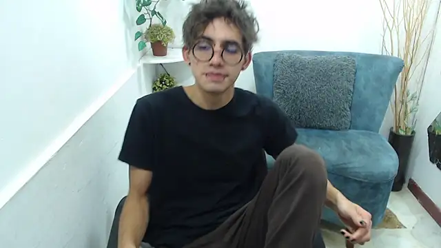 Snapshot of AaronBeer_ chatting on February 2026 11:54:02 AM AaronBeer online show from February 2026 11:54:02 AM