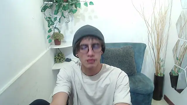 Snapshot of AaronBeer_ chatting on March 2026 12:55:01 PM AaronBeer online show from March 2026 12:55:01 PM