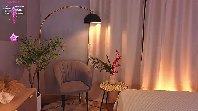 Snapshot of TomieFern_ chatting on February 2026 03:29:02 PM TomieFern online show from February 2026 03:29:02 PM