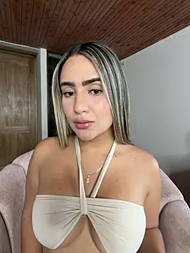Snapshot of Miilana_ chatting on July 2026 08:55:01 PM Miilana online show from July 2026 08:55:01 PM