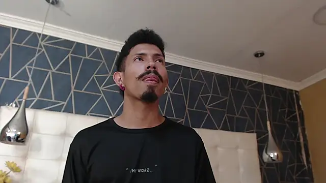 Snapshot of NoaahTylor chatting on February 2026 08:14:01 PM NoaahTylor online show from February 2026 08:14:01 PM