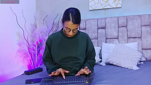 Snapshot of MelanyStone_ chatting on April 2026 12:50:01 PM MelanyStone online show from April 2026 12:50:01 PM