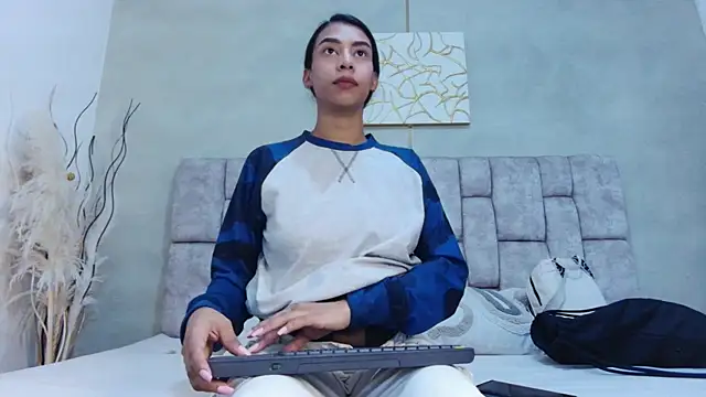 Snapshot of MelanyStone_ chatting on May 2026 01:52:02 PM MelanyStone online show from May 2026 01:52:02 PM
