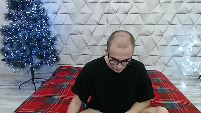 Snapshot of Pure_Aura chatting on February 2026 05:52:01 PM Pure Aura online show from February 2026 05:52:01 PM