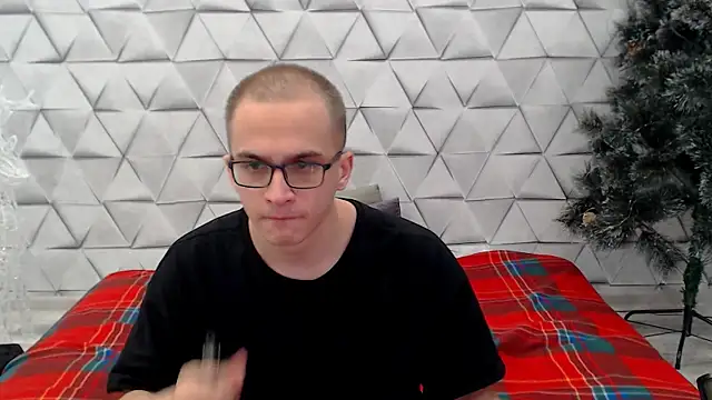 Snapshot of Pure_Aura chatting on February 2026 08:42:02 PM Pure Aura online show from February 2026 08:42:02 PM