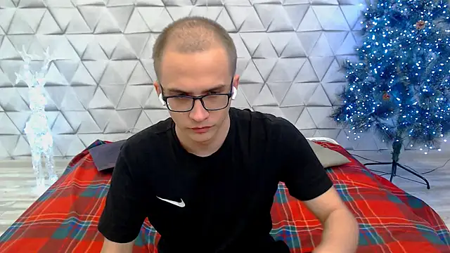 Snapshot of Pure_Aura chatting on February 2026 06:52:01 PM Pure Aura online show from February 2026 06:52:01 PM