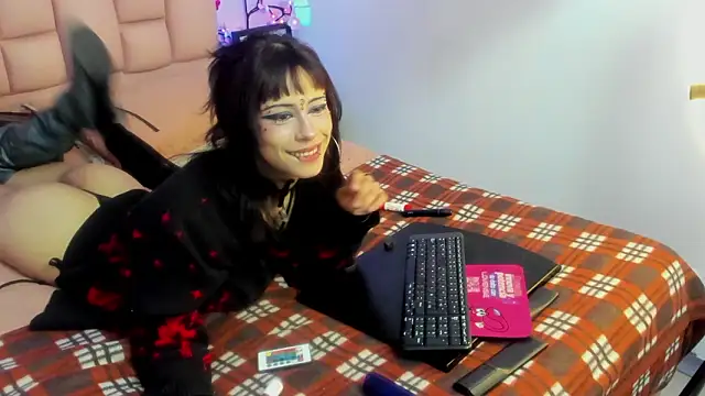 Snapshot of emma_cg chatting on February 2026 06:31:01 PM emma cg online show from February 2026 06:31:01 PM