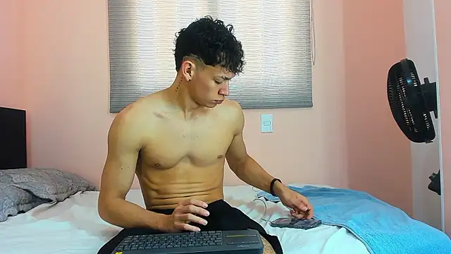 Muscle  Myke online show from February 2026 03:02:02 PM