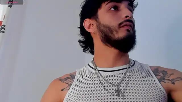 Snapshot of LovexJuxn8 chatting on February 2026 07:32:02 PM LovexJuxn8 online show from February 2026 07:32:02 PM