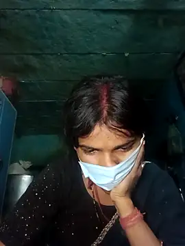 Snapshot of Desi_Couple_P chatting on February 2026 08:10:01 AM Desi Couple P online show from February 2026 08:10:01 AM