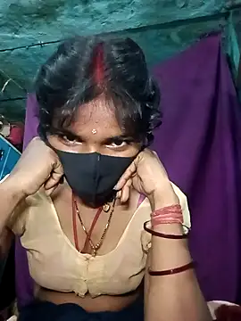 Snapshot of Desi_Couple_P chatting on February 2026 04:13:02 AM Desi Couple P online show from February 2026 04:13:02 AM