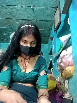 Snapshot of Desi_Couple_P chatting on February 2026 04:10:02 AM Desi Couple P online show from February 2026 04:10:02 AM