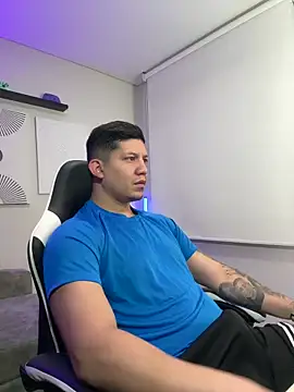 Snapshot of _robertobaggioo chatting on March 2026 12:00:02 PM robertobaggioo online show from March 2026 12:00:02 PM