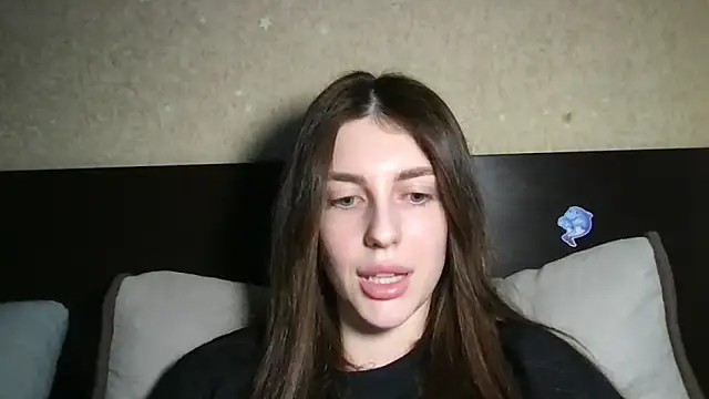 lipsylollyy online show from February 2026 02:44:02 PM