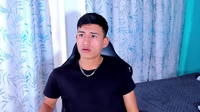 Snapshot of NicolasTorrez chatting on February 2026 09:31:01 PM NicolasTorrez online show from February 2026 09:31:01 PM