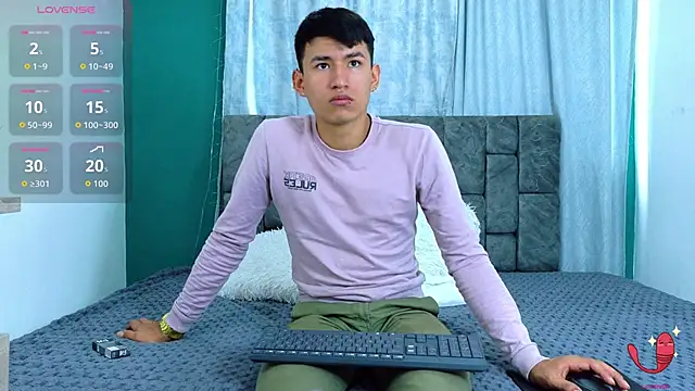 Snapshot of NicolasTorrez chatting on February 2026 03:40:01 PM NicolasTorrez online show from February 2026 03:40:01 PM