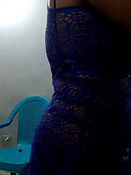 Snapshot of honey-suckle chatting on February 2026 06:48:01 PM honey-suckle online show from February 2026 06:48:01 PM