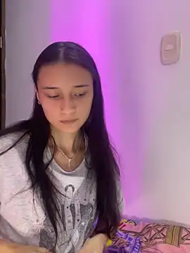 candy deluxe online show from May 2026 03:23:01 AM
