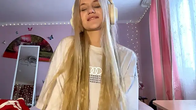 Snapshot of MelissaZaria chatting on February 2026 07:51:01 AM MelissaZaria online show from February 2026 07:51:01 AM