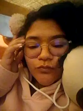 Snapshot of DarkReed chatting on February 2026 04:41:02 AM DarkReed online show from February 2026 04:41:02 AM