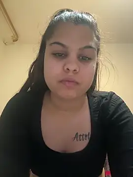 Snapshot of Vivike234 chatting on February 2026 05:12:02 PM Vivike234 online show from February 2026 05:12:02 PM