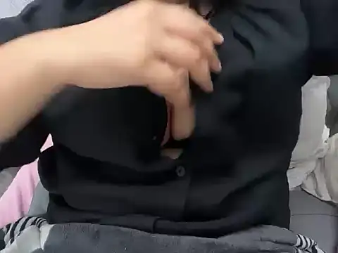 Snapshot of hugeindiantitties chatting on February 2026 03:27:02 AM hugeindiantitties online show from February 2026 03:27:02 AM