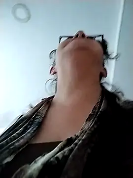 Snapshot of _Saraqueen chatting on February 2026 04:52:02 PM Saraqueen online show from February 2026 04:52:02 PM