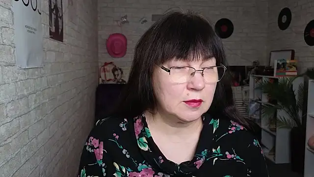 Tori Twirl online show from February 2026 06:37:01 AM