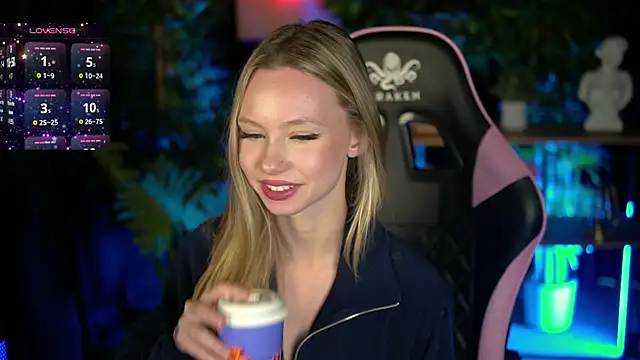 Snapshot of SweetDaisy_me chatting on February 2026 08:24:02 AM SweetDaisy me online show from February 2026 08:24:02 AM