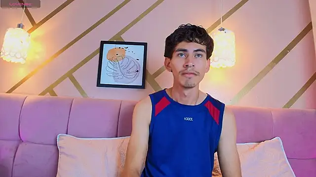 Snapshot of skinny_jean_ chatting on March 2026 09:31:02 PM skinny jean online show from March 2026 09:31:02 PM