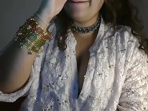 Snapshot of _MehaR_ chatting on March 2026 03:03:02 PM MehaR online show from March 2026 03:03:02 PM