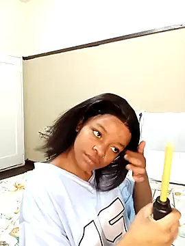 Snapshot of KinkyPxx chatting on February 2026 04:37:02 PM KinkyPxx online show from February 2026 04:37:02 PM