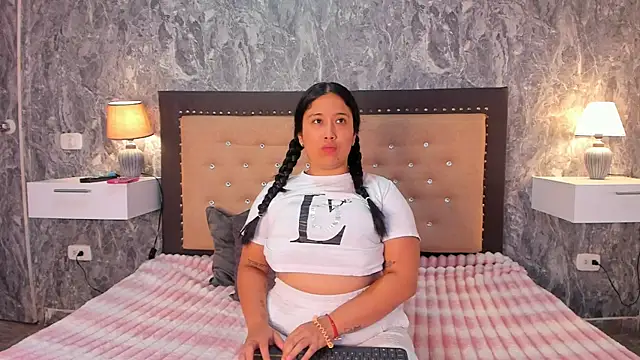 Daphne sweett online show from March 2026 12:40:01 PM