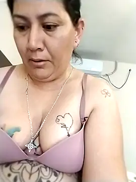 Snapshot of Arely_Sweet chatting on February 2026 03:51:02 PM Arely Sweet online show from February 2026 03:51:02 PM