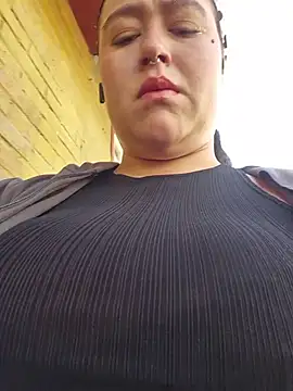 Snapshot of Freckless_ chatting on July 2026 01:48:02 PM Freckless online show from July 2026 01:48:02 PM