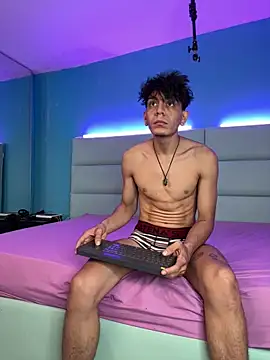 Snapshot of abrilandjulian chatting on February 2026 11:39:02 AM abrilandjulian online show from February 2026 11:39:02 AM