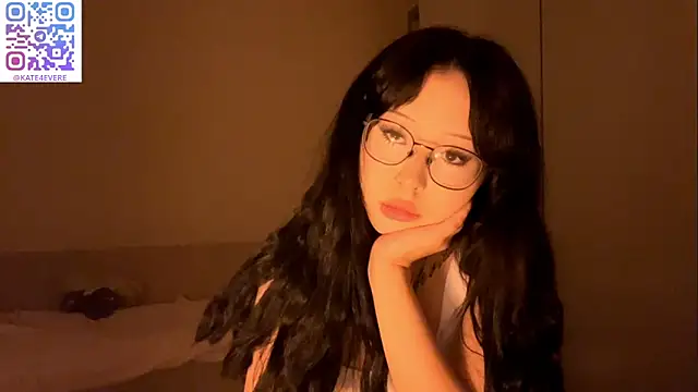 KateGlowee online show from February 2026 01:11:01 PM