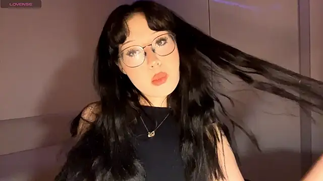 KateGlowee online show from February 2026 01:42:01 PM