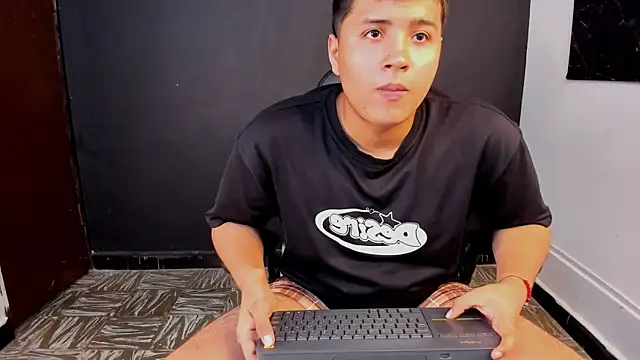 Snapshot of lalitopp chatting on March 2026 02:28:01 AM lalitopp online show from March 2026 02:28:01 AM