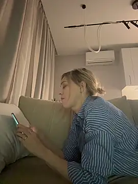 CarmenBlues  online show from February 2026 09:13:02 PM