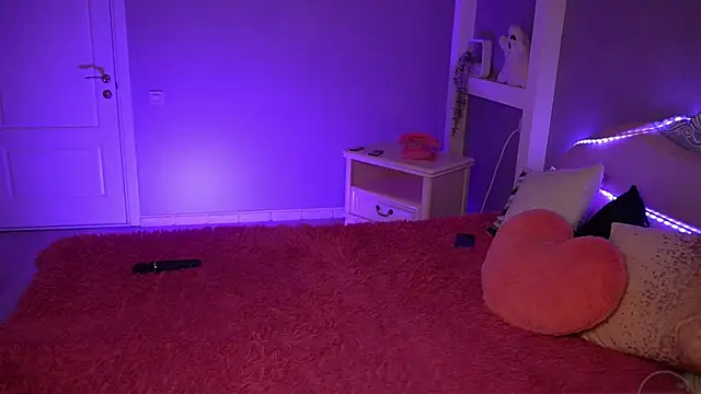 AlisMil online show from April 2026 07:58:02 AM