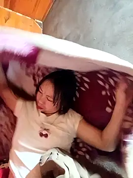 Snapshot of Pretty_girl_2 chatting on February 2026 02:29:02 PM Pretty girl 2 online show from February 2026 02:29:02 PM