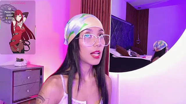 Snapshot of LunaVelour13 chatting on February 2026 03:18:01 AM LunaVelour13 online show from February 2026 03:18:01 AM