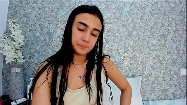 Snapshot of Anika_H chatting on April 2026 06:10:01 PM Anika H online show from April 2026 06:10:01 PM