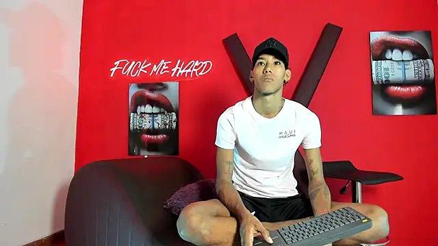 GREEN BOYS online show from February 2026 07:40:01 AM